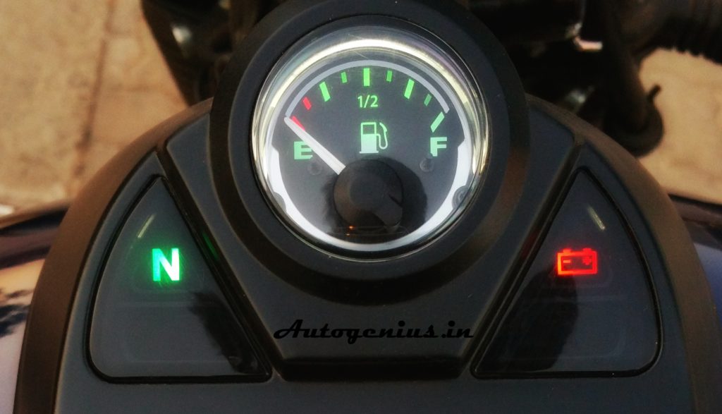 Bajaj-Avenger-Street-150-Fuel-gauge-03