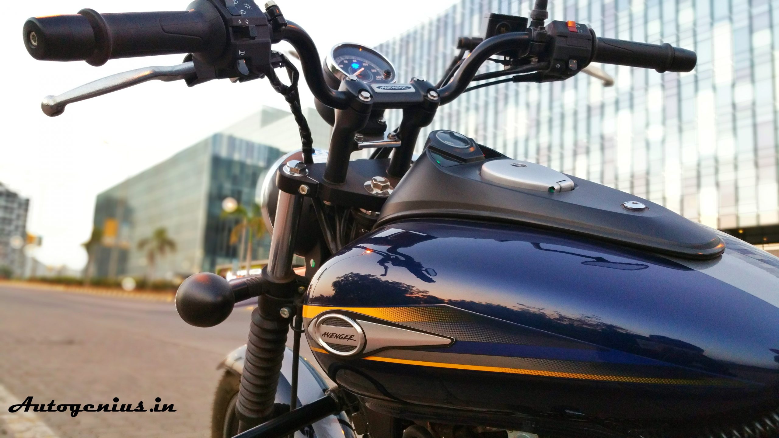 bajaj boxer petrol tank