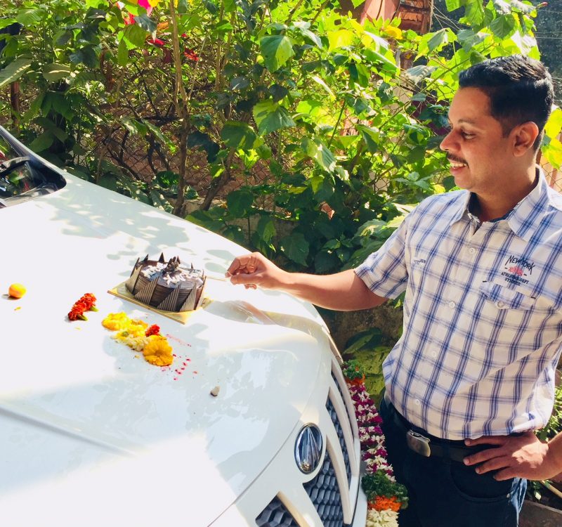 Mahindra XUV 500 w8 Autogenius Sagar shinde